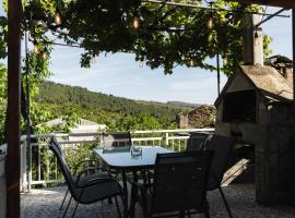 Nerida's-Traditional 3 BR Townhouse-BBQ-View, hotel in Theologos