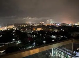 S & E Condo with Panoramic View