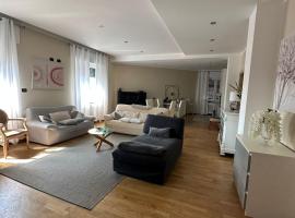 Luxury center appartment, leilighet i Novi Ligure