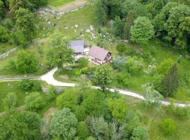 Posestvo Tmžek, villa i Bovec