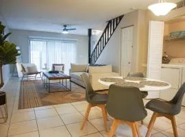 USF & Busch Gardens Townhome Stay