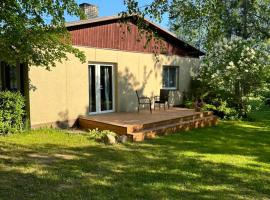 Vallaku Guesthouse, hótel í Pala