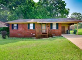 Mississippi Vacation Rental Less Than 1 Mi to Ole Miss, villa sa Oxford