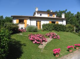 La Casa Dei Boschi, bed and breakfast en San Marino