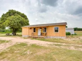 Thackerville Getaway with Porch - Near WinStar!