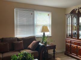 Quiet 2 Bedroom Apartment Condo in the Hampden / Medfield area few minutes to Downtown - Emerald Elite, hotel en Baltimore