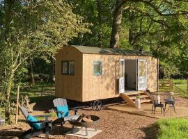 Coachroad Shepherds Huts ลอดจ์ในเพทเวิร์ธ