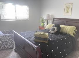 Miami Gallery #71 Gorgeous Full Size Bedroom with SHARED Bathroom, homestay in Oxford