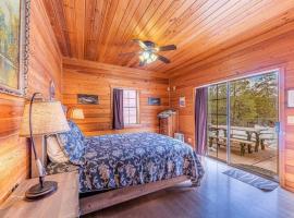 Cabin #5 Black Bear - Pet Friendly - Sleeps 6 - Playground & Game Room, cabaña o casa de campo en Payson