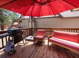 Sugar Shack - Cozy cabin with a full kitchen with granite countertops with movies, and board games!