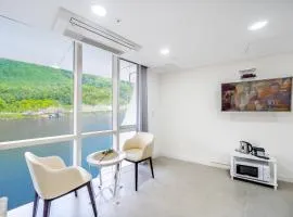 Crest72 Hotel