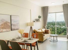 Westgate Apartment- 2N House, hotel with parking in Ho Chi Minh City