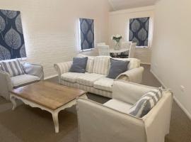 Gallipoli House- The Loft Apartment TOP FLOOR apartment, hotel a Narrabri