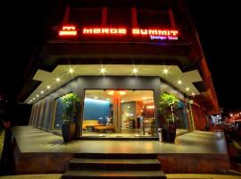 Merge Summit by Secoms, hotelli kohteessa Teluk Intan