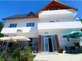 Bar-Restaurant-Hotel-Familja, hotel em Klos