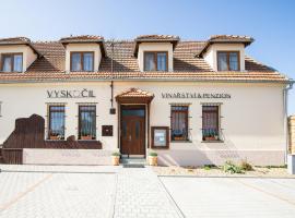Penzion a vinařství Vyskočil Strachotín, hotel v destinaci Strachotín