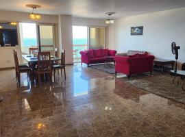 Sea View Heart Apartment (families only)، فندق بالقرب من نادي سبورتينج الإسكندرية، الإسكندرية