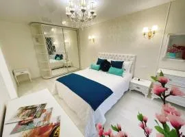 White Apartment Світло є завжди