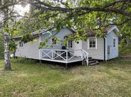 Nice summer cottage by Kiasjon, Fagerhult, pet-friendly hotel in Fagerhult