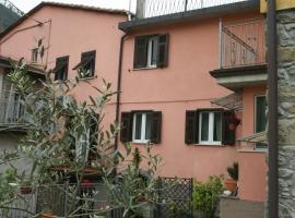 Ca' Rossi – apartament w mieście Brugnato