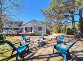 4 Bedroom Cape House by Leavetown Vacations, Cottage in Eastham