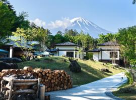 Glamping Villa Hanz Kawaguchiko, chalet i Fujikawaguchiko