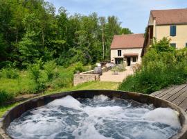 Demeures et Châteaux Moulin des Templiers Hôtel & SPA, hotel v destinaci Pontaubert