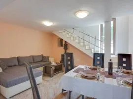 Holiday Home Ema - Happy Rentals