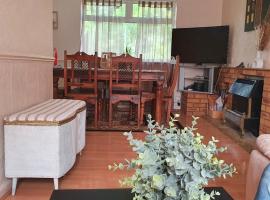 Alex's place, holiday rental in Hinckley