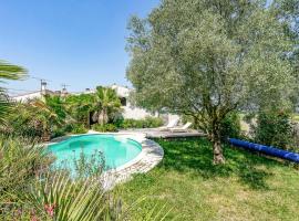 Nice Home In Mdis With Wifi, Swimming Pool And 3 Bedrooms, hotel v mestu Médis
