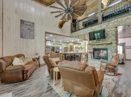 Gorgeous Broken Bow Family Home with Private Hot Tub