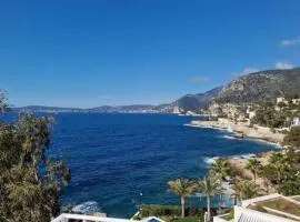 Luxury 2-Bedroom Flat at the Seafront: Unforgettable Stay Near Monaco!