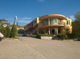 Motel Elegance, μοτέλ στο Σαντάνσκι