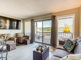 Osage Beach Vacation Rental with Pool and Lakeview!、オーセージ・ビーチのバケーションレンタル