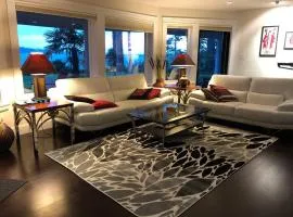 Saanichton Waterfront 2BR suite with superb views