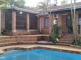Sthembile's guest house, hotel di Richards Bay