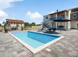 Pet Friendly Home In Tinj
