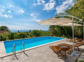 Beautiful Apartment In Ika With Wifi，位于伊卡的酒店