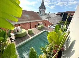 Hotel Boutique Casa Marichu con Piscina, Rooftop y Balcón en Casco Viejo