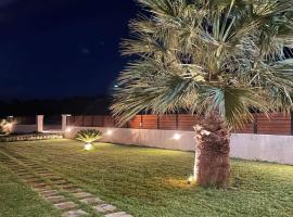 Tropical Apartments，位于阿里克斯的酒店