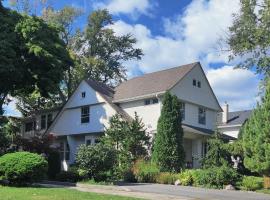 Historic Oak Park Residence, готель у місті Ок-Парк