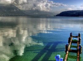 Quiet Studio in a House in Sevrier Annecy Lake very close to the lake, B&B in Sévrier