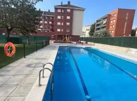 POOL AND CONFORT 3 habitaciones y garaje By apartamentos Logroño
