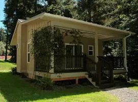 Golden Eagle Vacation Rentals - Forest Haven Suite - Cottage #1
