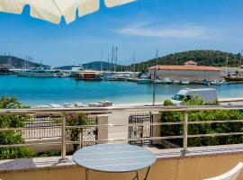 Apartments Mikulić, hotel i Rogoznica