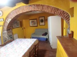 Appartamento Gelsomino, hotel v destinaci Montale
