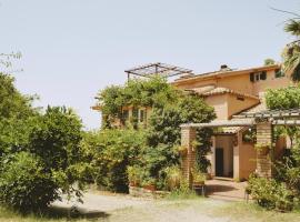 Agroturistica Villa Mantineo, farm stay in Capo Vaticano