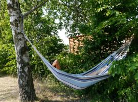 Familienurlaub auf dem Land - haustierfreundlich - 10 Minuten von Templin, hotel in Milmersdorf