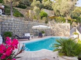 Sea South front property1/2acre.Gardens pool hydro – hotel w mieście Pieve Ligure