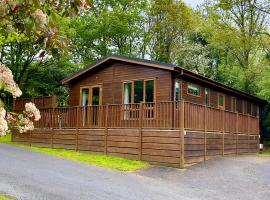 Charming Copse Corner Cabin in Devon's Countryside, holiday home in Chudleigh